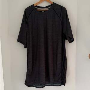 Saxx Men's Charcoal Short Sleeve Drop Temp Technology Hot Shot Tech Tee